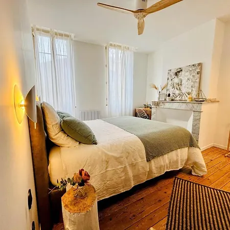 Apartment Elegant Urbain Avec Parking : Explorez La A Pied! *