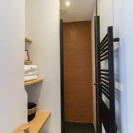 Elegant Urbain Avec Parking : Explorez La A Pied! アパート